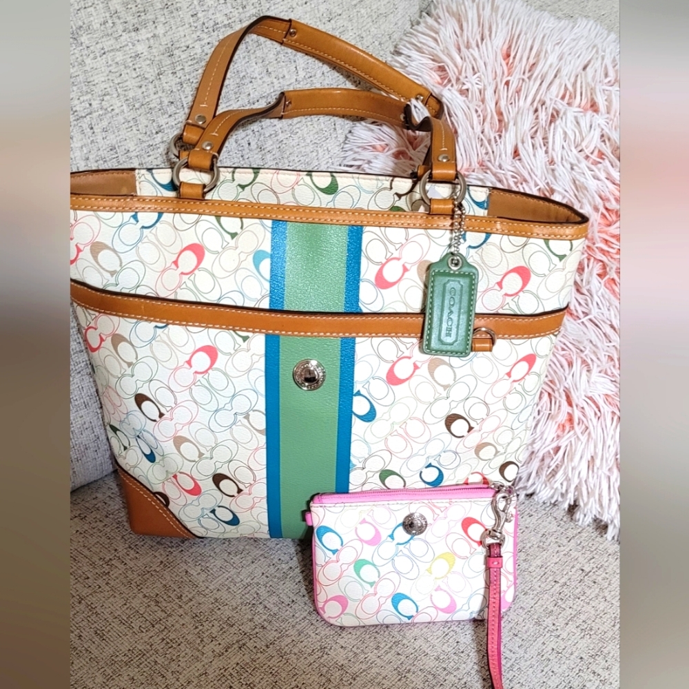 Coach Chelsea Heritage Green Stripe with Wristlet